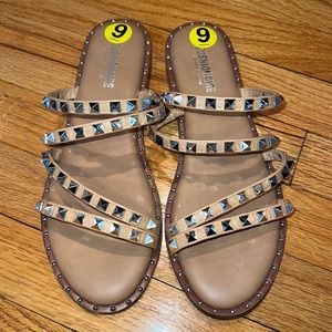NEW w/ sticker Cushionaire Memory Foam sandals